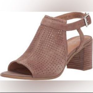 Franco Sarto Hartlet 2 Suede Block Heeled Bootie